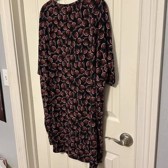 Lularoe Tunic Sz Large Black with Floral Design - Picture 4 of 8